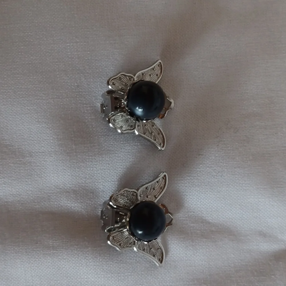 Brooch and Earring Set - Picture 4 of 5